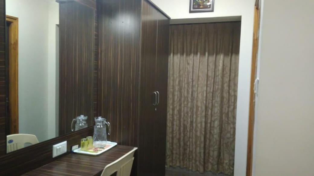 מלון Tiruchirappalli Famous Residency מראה חיצוני תמונה