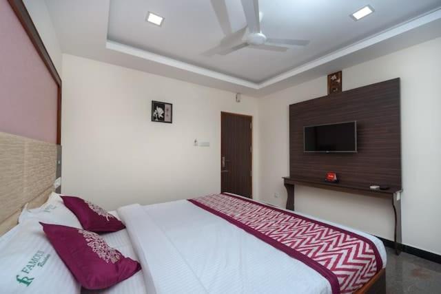 מלון Tiruchirappalli Famous Residency מראה חיצוני תמונה