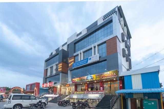 מלון Tiruchirappalli Famous Residency מראה חיצוני תמונה