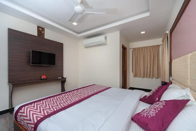 מלון Tiruchirappalli Famous Residency מראה חיצוני תמונה