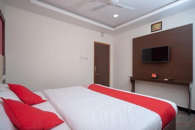 מלון Tiruchirappalli Famous Residency מראה חיצוני תמונה